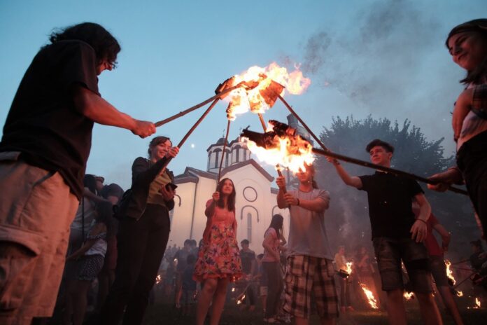 lilanje:-obicaj-iz-zapadne-srbije-stariji-od-hriscanstva-koji-danas-mozete-videti-ako-posetite-ovaj-grad lilanje:-obicaj-iz-zapadne-srbije-stariji-od-hriscanstva-koji-danas-mozete-videti-ako-posetite-ovaj-grad
