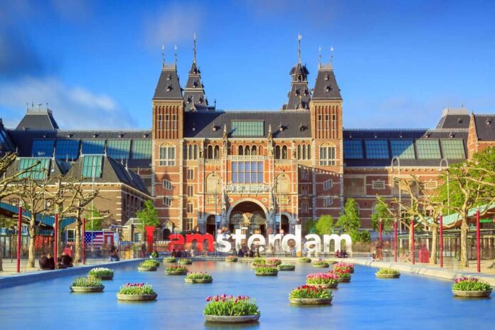amsterdam-uvodi-anketu-za-turiste-pre-posete