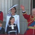 princeza-sarlot-je-zbog-ovog-gesta-odusevila-svoju-majku:-tokom-proslave-zvanicnog-rodjendana-kralja-carlsa-iii-uradila-je-ovo princeza-sarlot-je-zbog-ovog-gesta-odusevila-svoju-majku:-tokom-proslave-zvanicnog-rodjendana-kralja-carlsa-iii-uradila-je-ovo